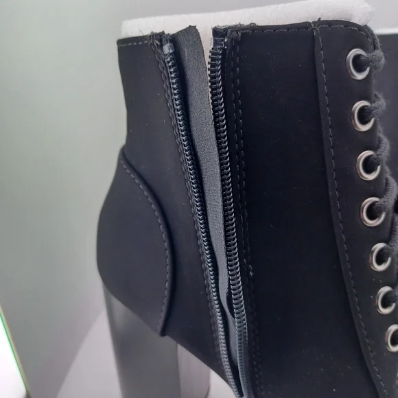 Soda Platform Boots, 4in heel size 6 in heel - Picture 3 of 7